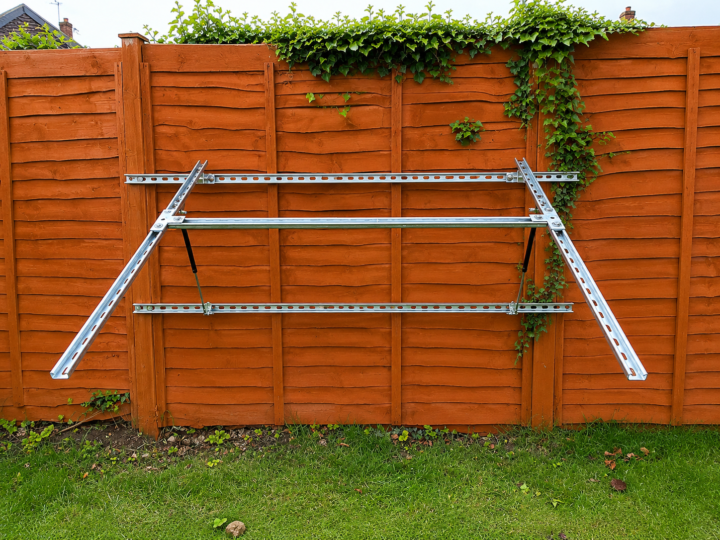 Retractable fence mounted plug-in solar panel bracket UK